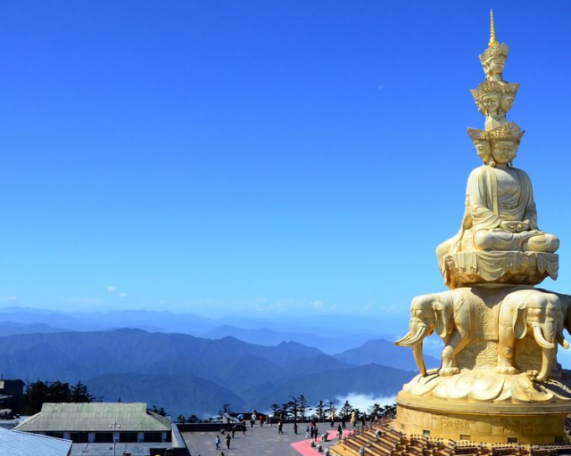 Gunung Terindah Di China