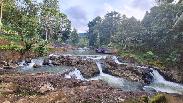 Curug Leuwi Bumi: Surga Tersembunyi di Pelosok Pandeglang